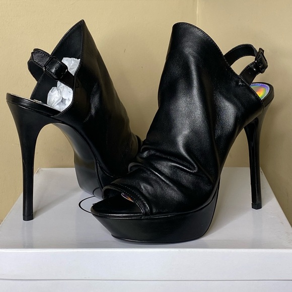 Steve Madden Black Leather Heels - Picture 5 of 8